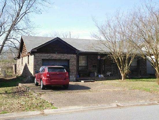 1st image of 106 Saunders Dr