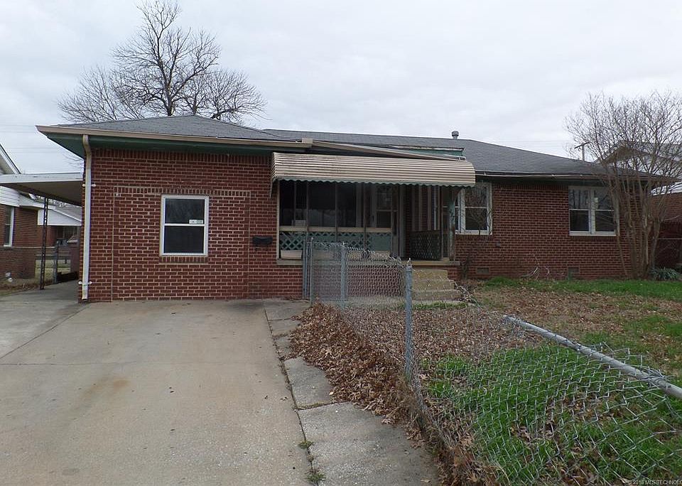 1st image of 437 S 74th Ave E