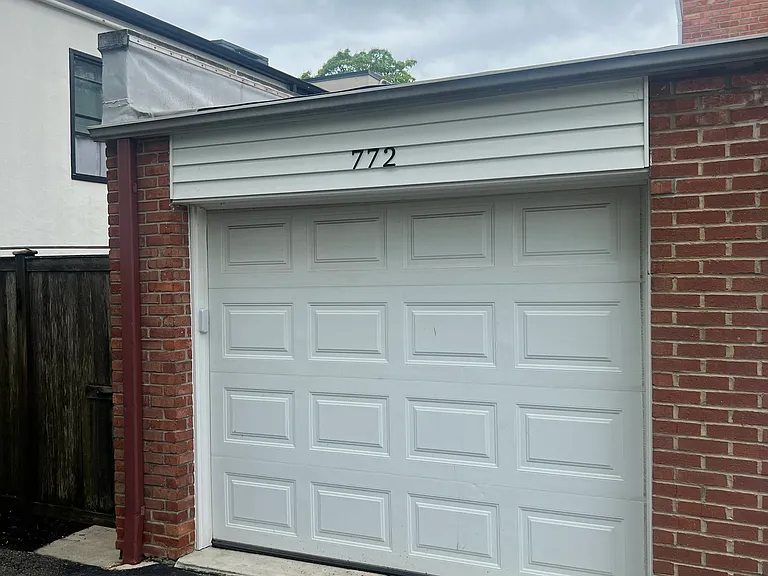 772 Green Bay Rd — Photo 6
