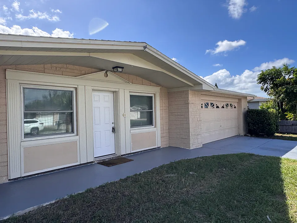 5240 Falcon Dr
