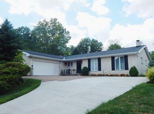 9055 Mercer Ln, Brecksville, OH 44141