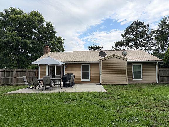 5th image of 826 Vista Grande Cir