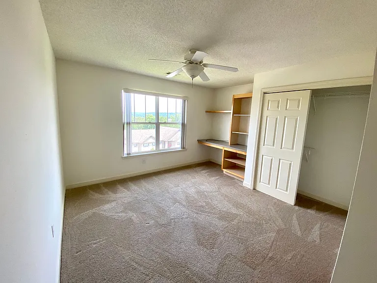833 Harts Cove Way — Photo 6