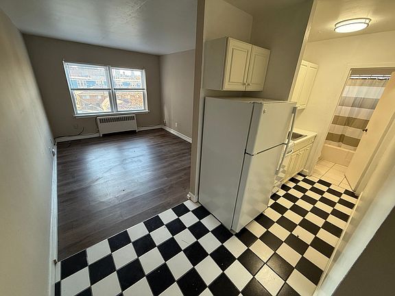 4th image of 1653 N Prospect Ave #416