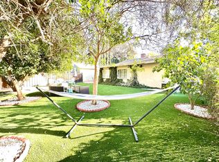 22105 Ybarra Rd, Woodland Hills, CA 91364
