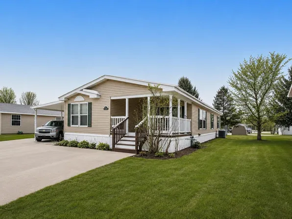 13749 Bluebell Ln NE, Cedar Springs, MI 49319