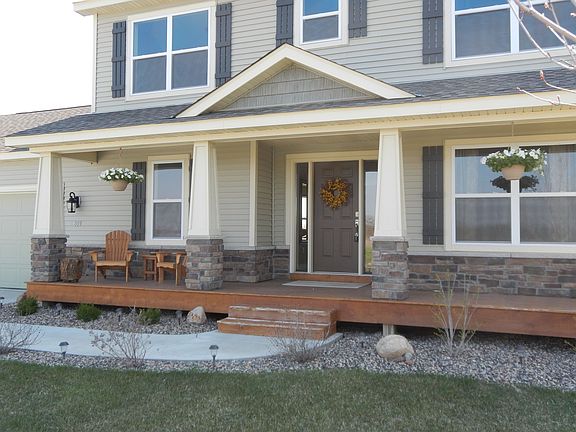 2nd image of 809 Riverview Ln