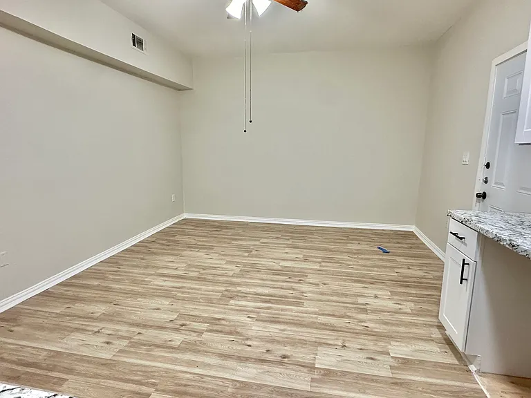 225 N. Munger Blvd - Small Apartment Community in East Dallas — Photo 15