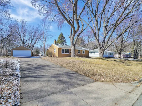 6541 Wyoming Ave N, Brooklyn Park, MN 55428