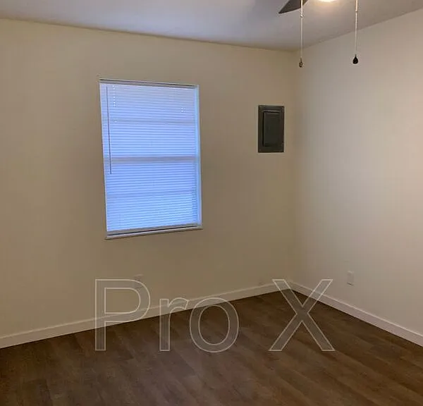 1111 S Jefferson St — Photo 7