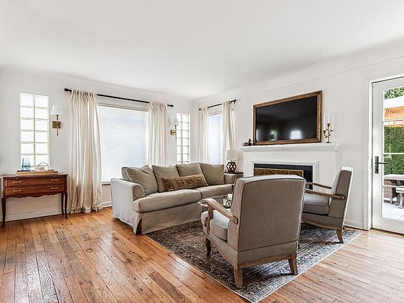 4th image of 2841 Krameria St