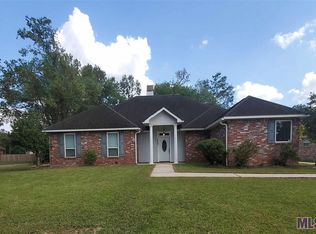 1669 River Run Dr, Denham Springs, LA 70726