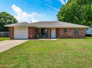 704 S Church St, Pilot Point, TX 76258