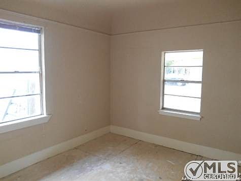 3rd image of 327 Eads Ave