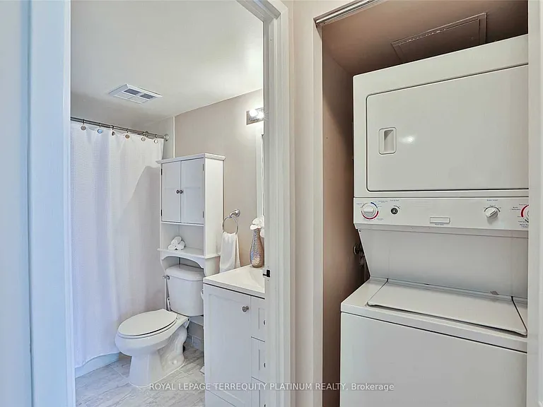 25 Grenville St #1801 — Photo 13