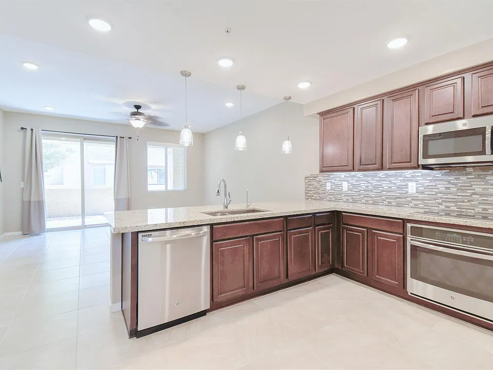 250 W Queen Creek Rd #124