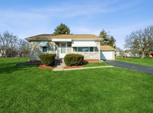 900 W Wood St, McHenry, IL 60051