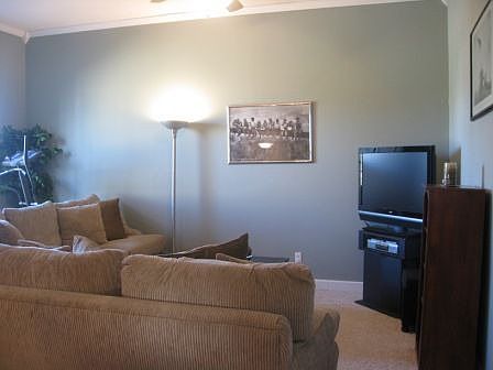 BONUS FAMILY ROOM