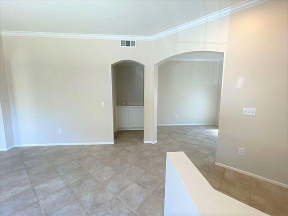 4th image of 39744 Chambray Dr