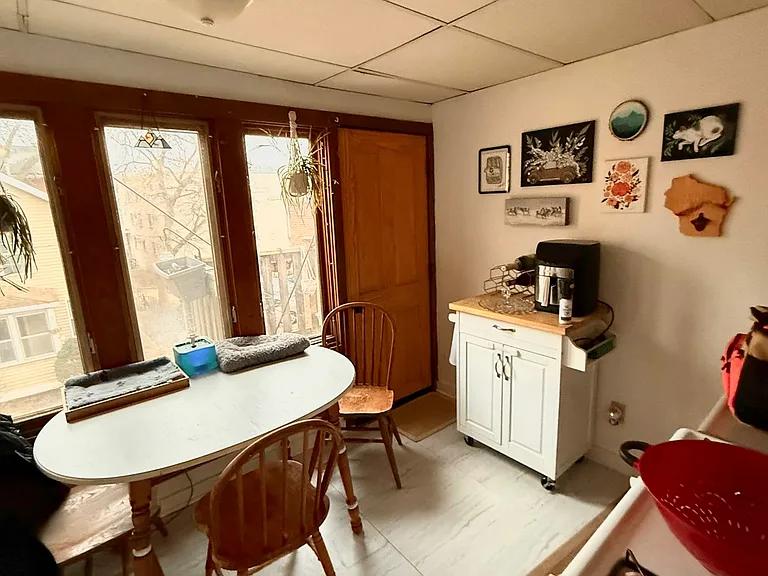517 W Doty St #2 — Photo 7