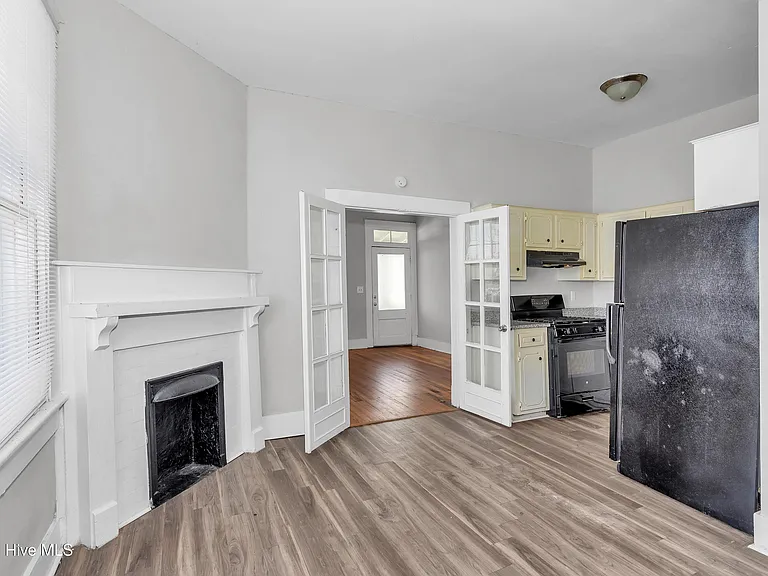 240 Ellis St #B — Photo 8