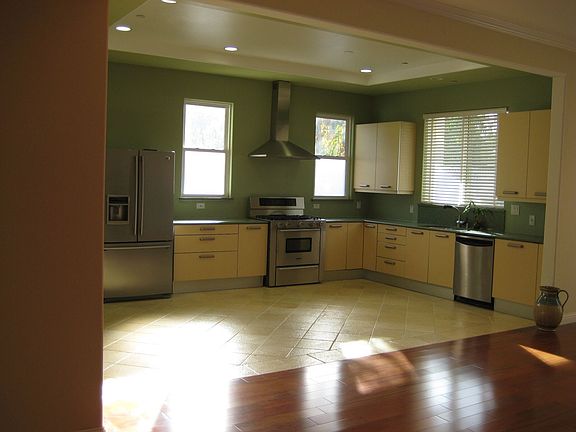 3rd image of 1339 Pauline Dr