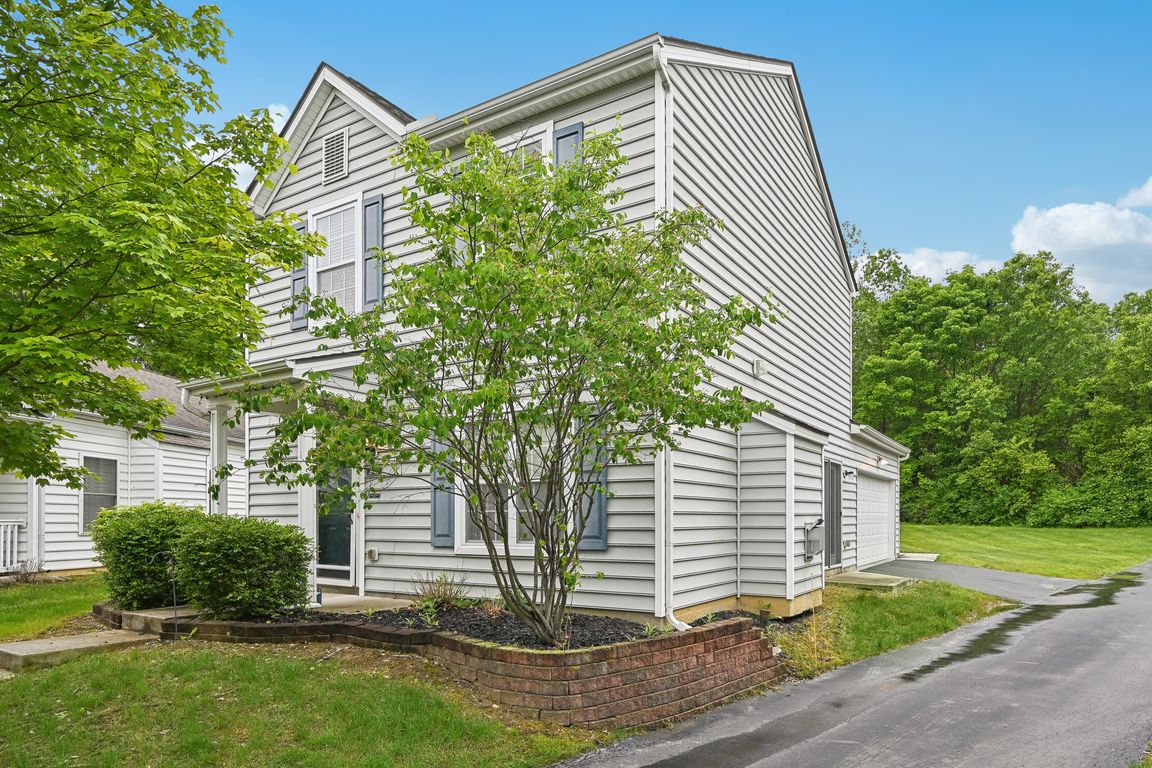 Summerstone Dr-2305-001.jpg