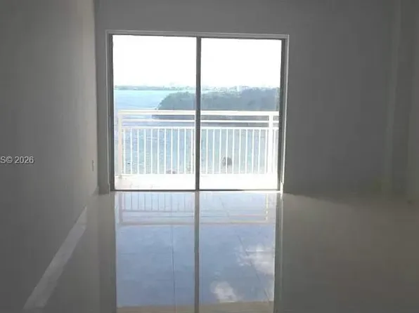 400 Kings Point Dr, Sunny Isles Beach, FL