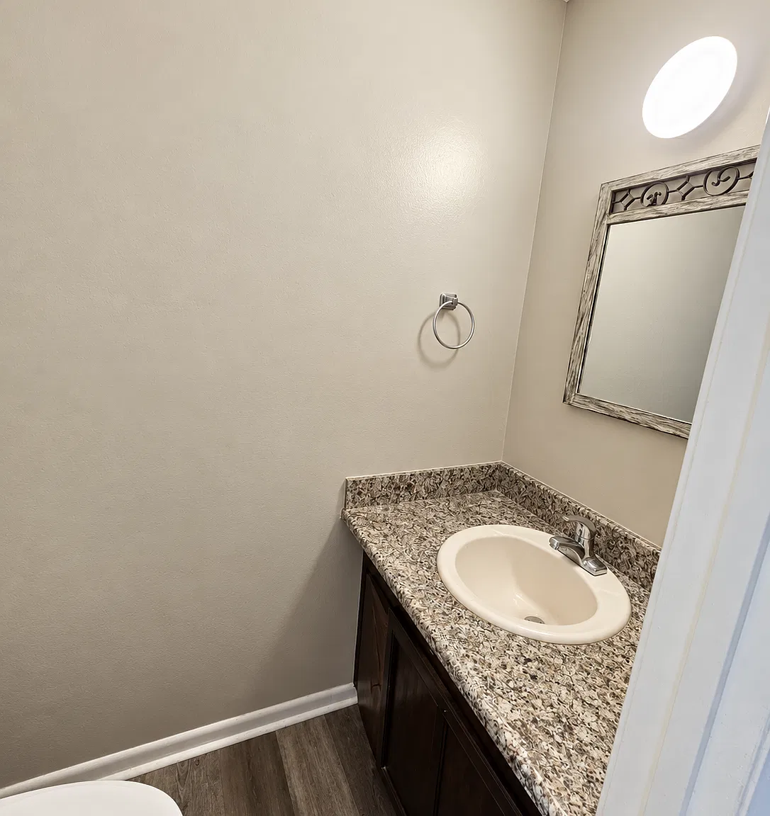 2 bed, 1.5 bath, 1000 sqft, $929 — Photo 4