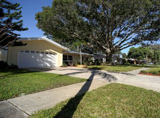 1424 Ambassador Dr, Clearwater, FL 33764