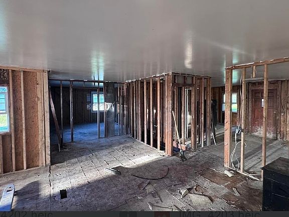 4th image of 5730 E State St