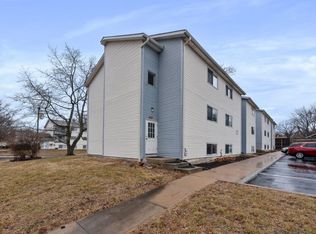 400-408 W Poplar St #403-G, Olathe, KS 66061