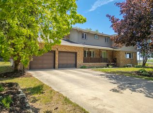 1011 W 1st St, Sumner, IA 50674