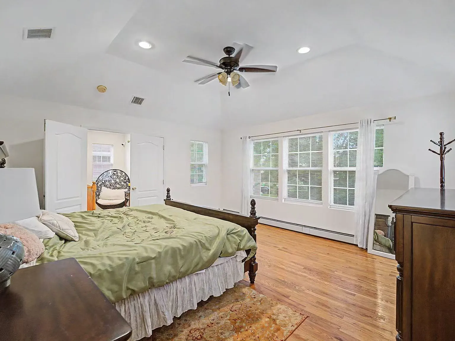 Cedar Pl, Floral Park — Photo 2