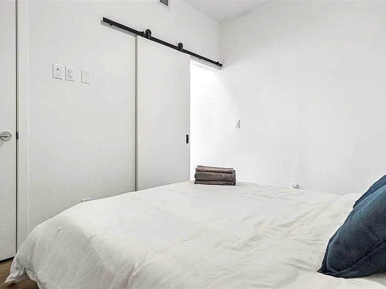 329 9a St NW — Photo 12
