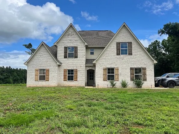 167 Chulahoma Rd, Holly Springs, MS 38635