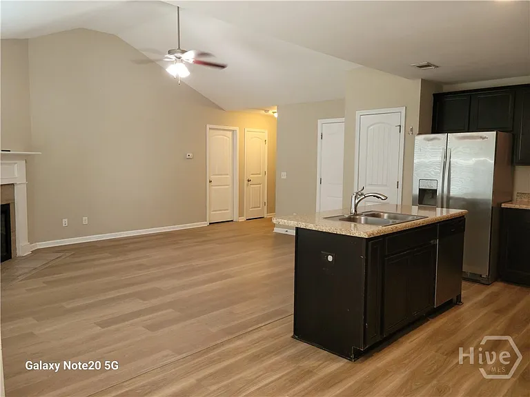 104 Clydesdale Ct — Photo 8