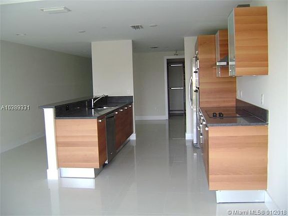 3rd image of 2950 NE 188th St APT 210