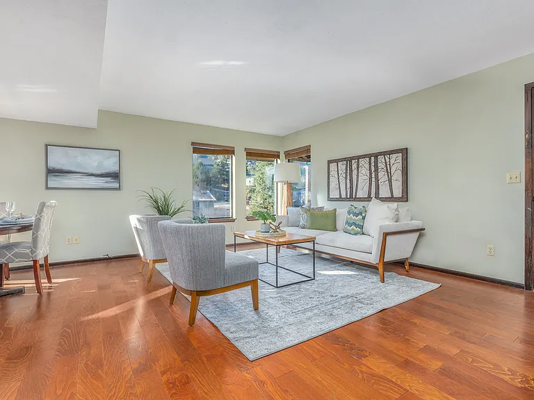 2228 E Roanoke Dr — Photo 5