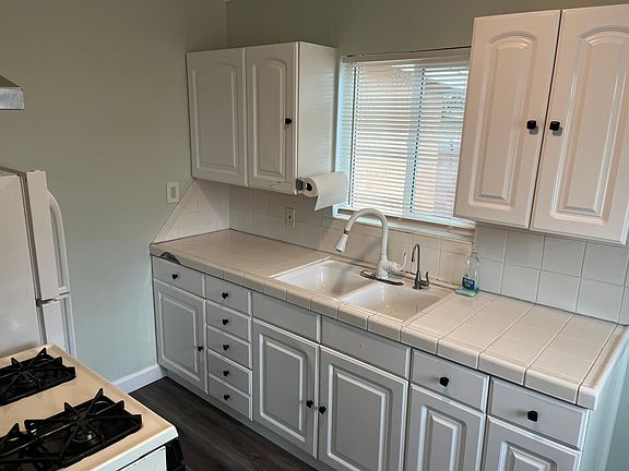 5th image of 1118 Wilmington Blvd