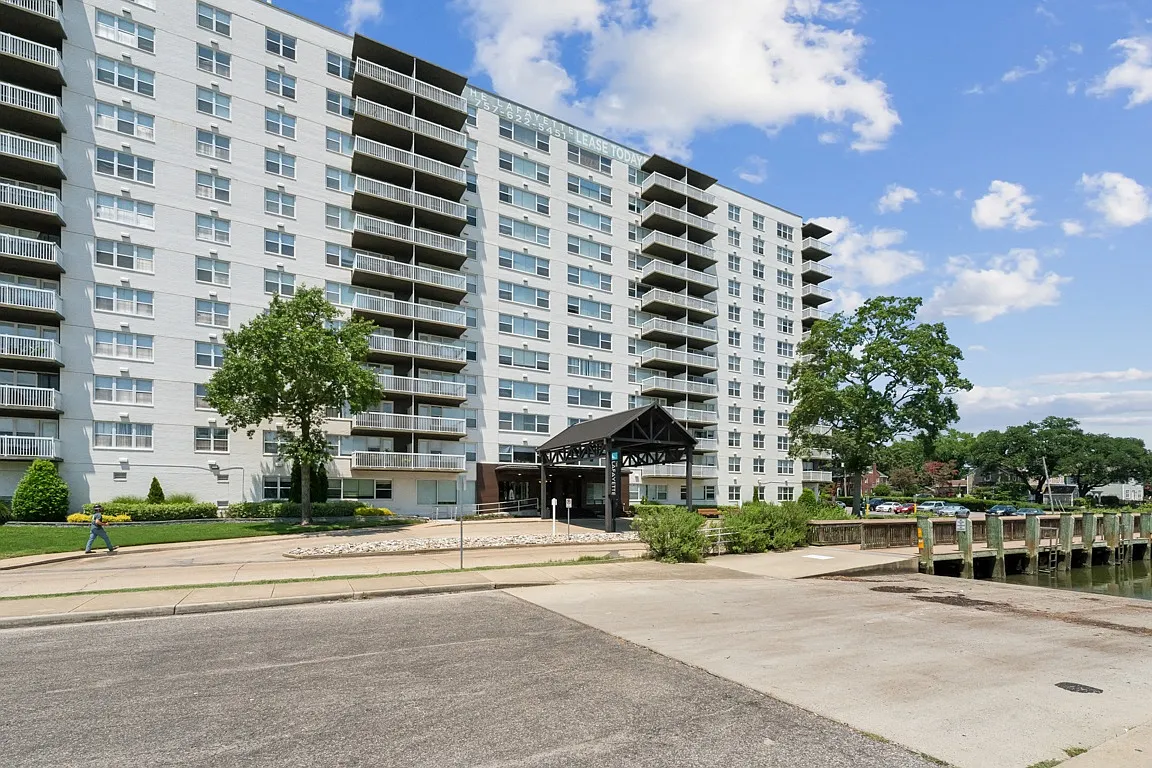The Lafayette Apartments — Photo 1