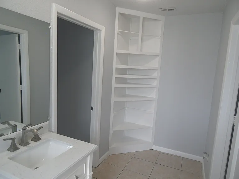 1600 Roosevelt Ave — Photo 12