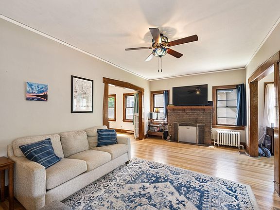 3rd image of 4615 1st Ave S