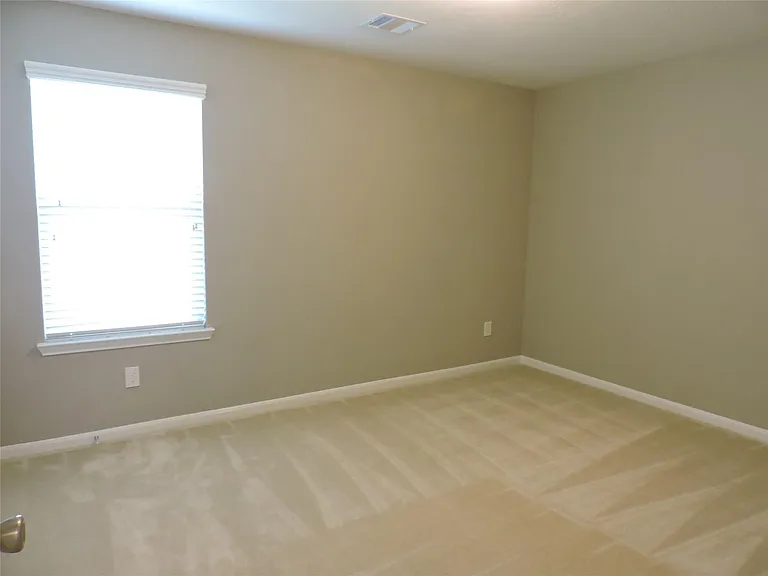 1102 Upton Ct — Photo 22