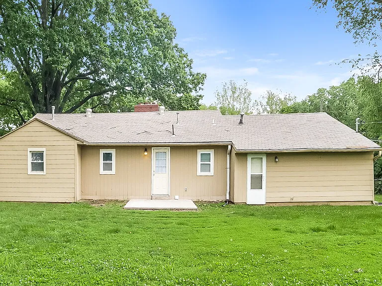 2125 NE Gaddy Rd — Photo 16