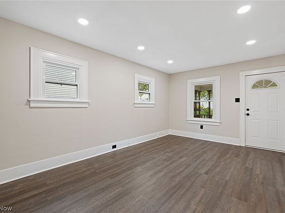 3rd image of 512 Archdale Ave