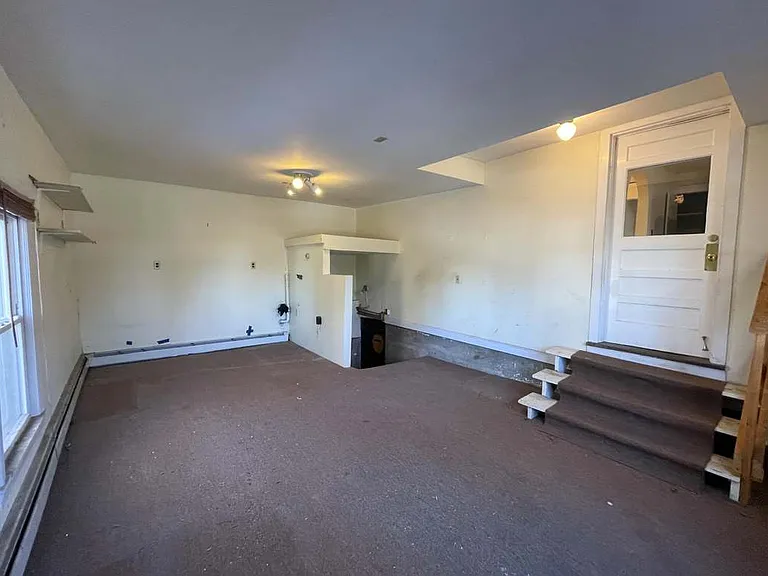 732 Highland Ave — Photo 3