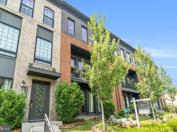 42322 Sillas Sq, Ashburn, VA 20148