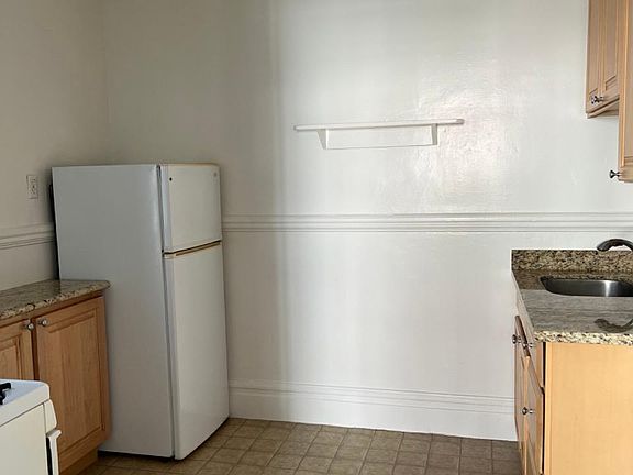 4th image of 1225 Pine St #16