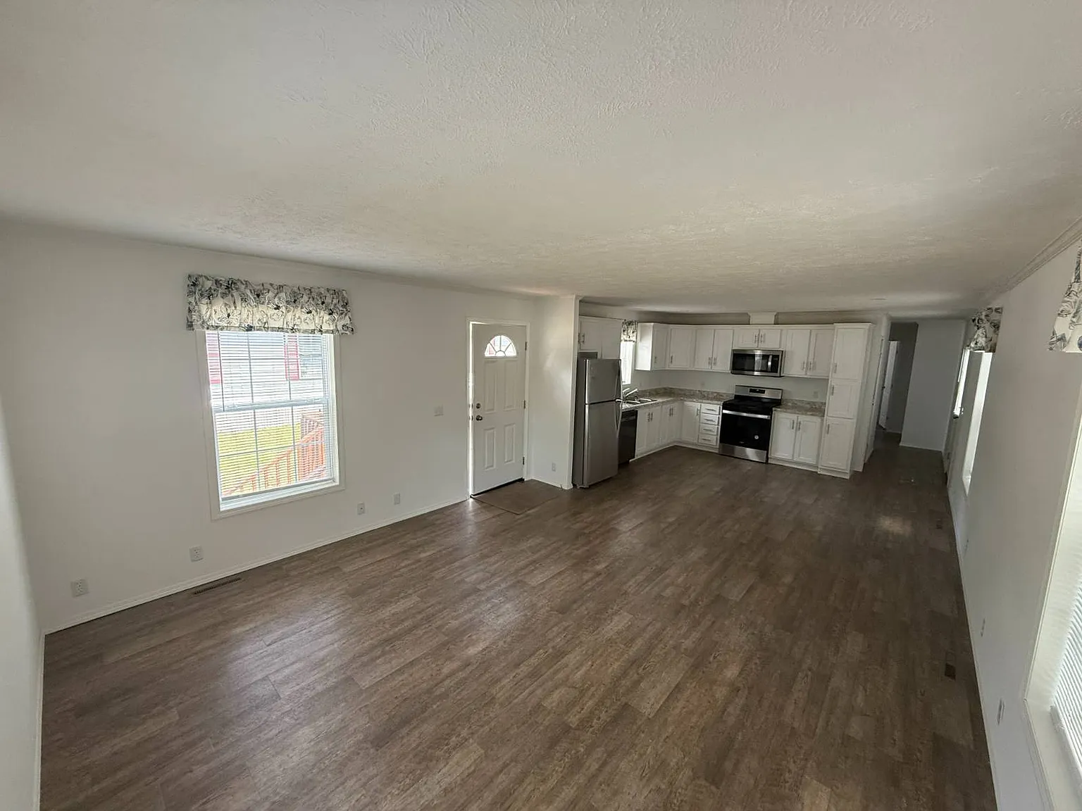 2 bed, 2.0 bath, 960 sqft, $2,100 — Photo 3